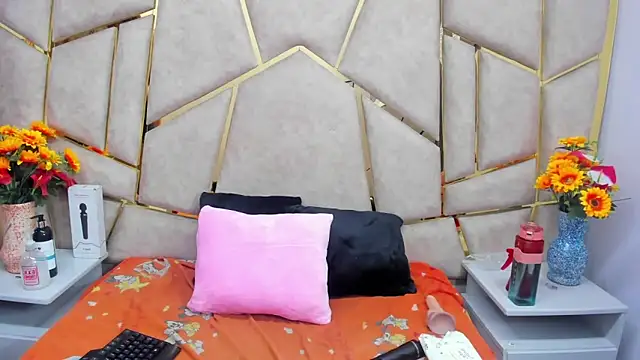 Snapshot of Kloe_Candy1 chatting on 09-10-25, 04:34 Kloe Candy1 online show from 09-10-25, 04:34