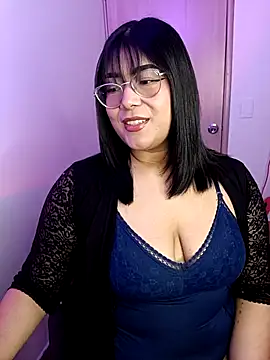 Snapshot of AlexaKimm chatting on 09-20-25, 02:51 AlexaKimm online show from 09-20-25, 02:51