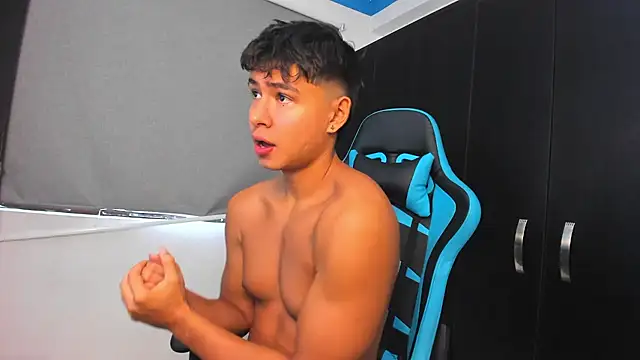 Snapshot of Bray_Kevin chatting on 10-22-25, 05:02 Bray Kevin online show from 10-22-25, 05:02