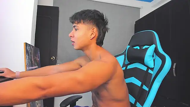 Snapshot of Bray_Kevin chatting on 11-03-25, 05:25 Bray Kevin online show from 11-03-25, 05:25