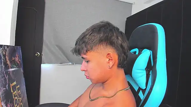 Snapshot of Bray_Kevin chatting on 11-18-25, 06:34 Bray Kevin online show from 11-18-25, 06:34