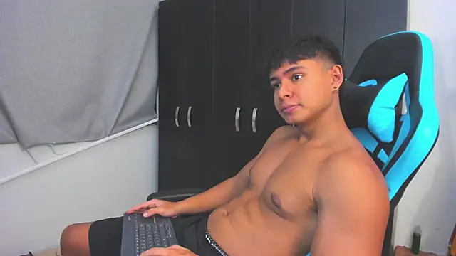 Snapshot of Bray_Kevin chatting on 12-01-25, 10:26 Bray Kevin online show from 12-01-25, 10:26