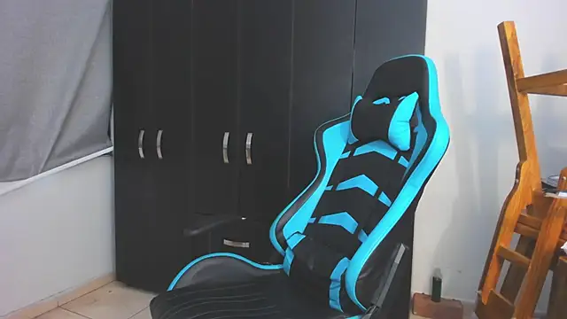 Snapshot of Bray_Kevin chatting on 12-02-25, 09:21 Bray Kevin online show from 12-02-25, 09:21