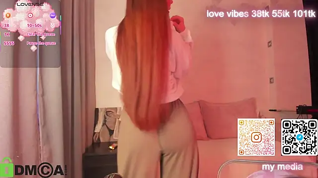 Snapshot of Tracy-Taylor chatting on 09-11-25, 12:00 Tracy-Taylor online show from 09-11-25, 12:00