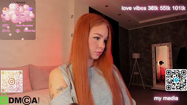 Snapshot of Tracy-Taylor chatting on 10-09-25, 12:52 Tracy-Taylor online show from 10-09-25, 12:52