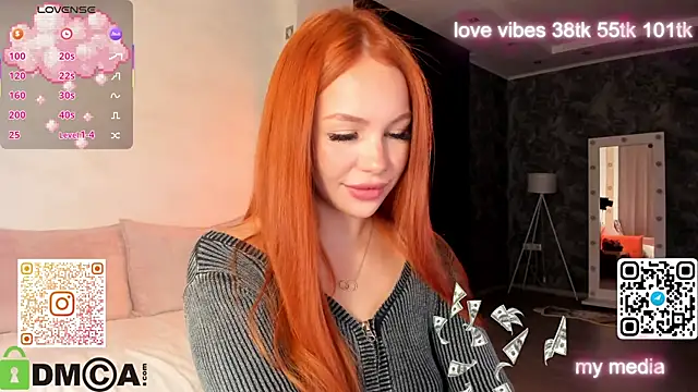 Snapshot of Tracy-Taylor chatting on 11-23-25, 08:36 Tracy-Taylor online show from 11-23-25, 08:36