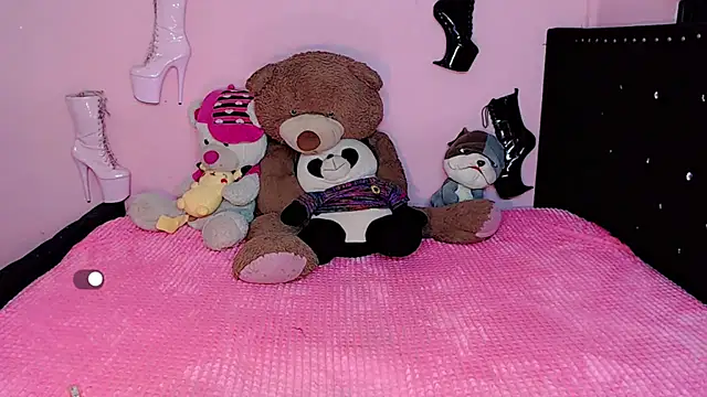 Snapshot of Ciinamonloren chatting on 03-19-25, 05:30 Ciinamonloren online show from 03-19-25, 05:30