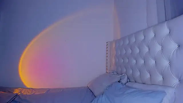 Snapshot of IsabelaVanegas_ chatting on 02-09-25, 05:08 IsabelaVanegas  online show from 02-09-25, 05:08