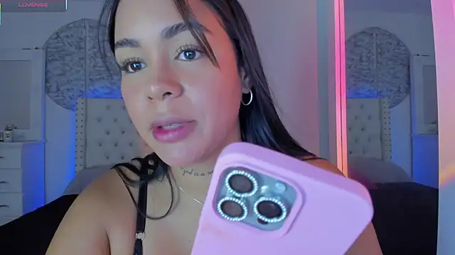 Snapshot of IsabelaVanegas_ chatting on 09-29-25, 04:01 IsabelaVanegas  online show from 09-29-25, 04:01