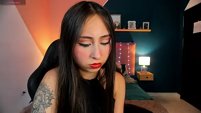 Snapshot of _cloe_martinez chatting on 01-29-25, 11:46 cloe martinez online show from 01-29-25, 11:46