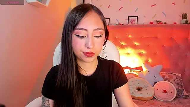 Snapshot of _cloe_martinez chatting on 01-31-25, 10:10 cloe martinez online show from 01-31-25, 10:10