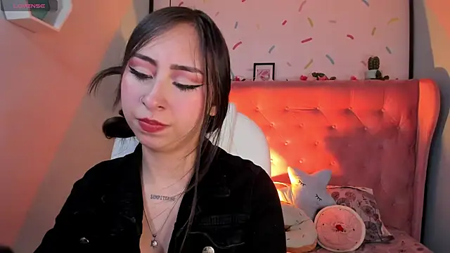 Snapshot of _cloe_martinez chatting on 02-01-25, 09:29 cloe martinez online show from 02-01-25, 09:29