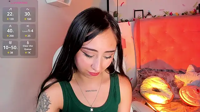 Snapshot of _cloe_martinez chatting on 03-17-25, 09:23 cloe martinez online show from 03-17-25, 09:23