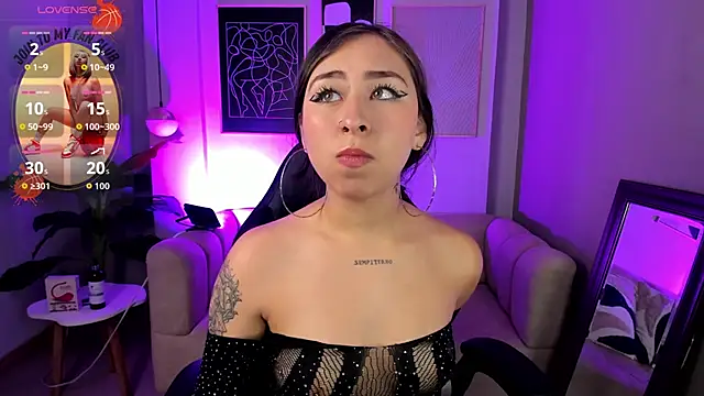 Snapshot of _cloe_martinez chatting on 10-13-25, 02:11 cloe martinez online show from 10-13-25, 02:11