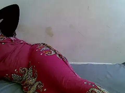 Snapshot of Crystal__Gee chatting on 12-27-24, 06:46 Crystal  Gee online show from 12-27-24, 06:46