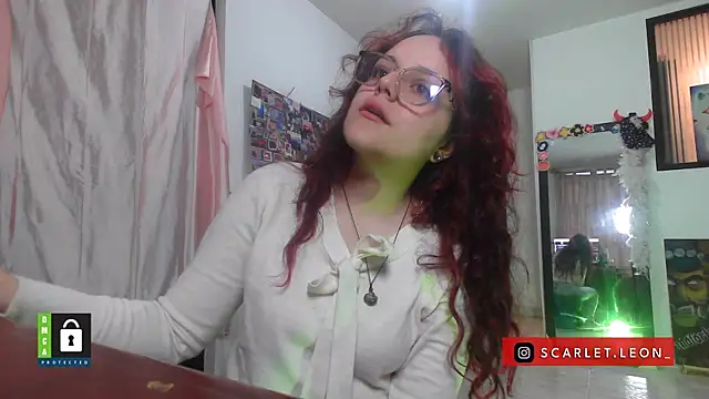 Scarletleon77 online show from 10-13-25, 09:59