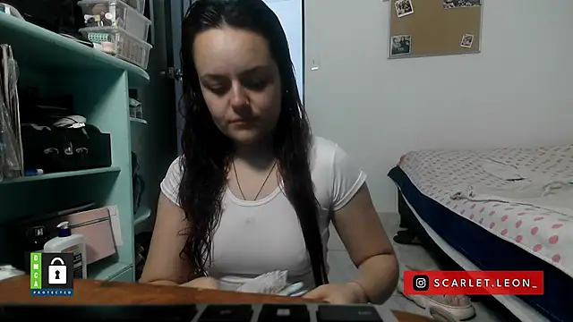 Scarletleon77 online show from 11-12-25, 02:28