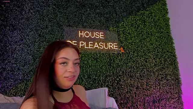 Snapshot of sarah-bonneth chatting on 03-11-26, 11:38 sarah-bonneth online show from 03-11-26, 11:38