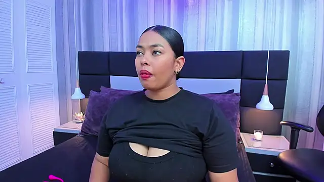 Snapshot of PUSHYLATE chatting on 02-15-25, 11:14 PUSHYLATE online show from 02-15-25, 11:14