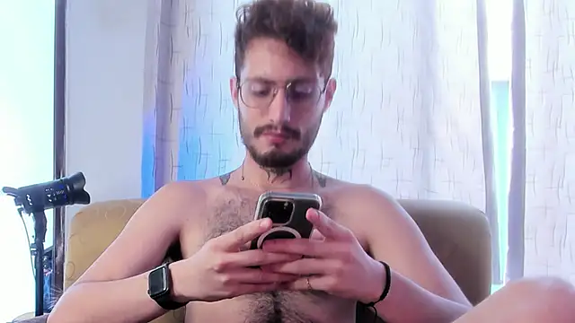 Snapshot of axel_giracr chatting on 02-08-25, 06:55 axel giracr online show from 02-08-25, 06:55