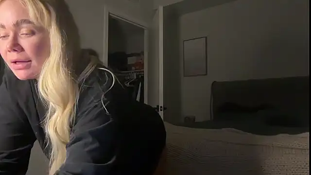 ElenaErickson online show from 11-12-25, 04:35