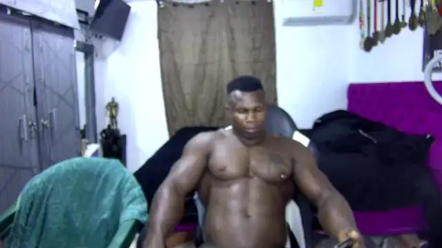 Snapshot of MedellinBlackx chatting on 10-10-25, 12:53 MedellinBlackx online show from 10-10-25, 12:53
