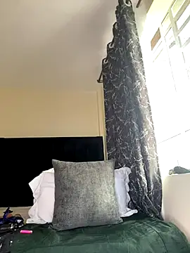 Snapshot of Sexy_barb2 chatting on 12-05-25, 08:12 Sexy barb2 online show from 12-05-25, 08:12