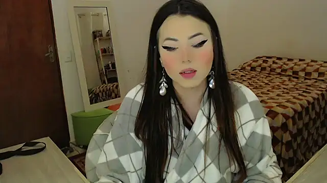 Snapshot of Sophie_Fantasys chatting on 06-26-26, 04:06 Sophie Fantasys online show from 06-26-26, 04:06