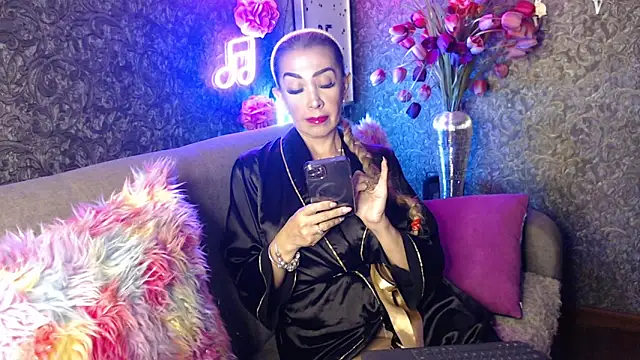 Snapshot of EvelinaGrey chatting on 01-16-25, 03:56 EvelinaGrey online show from 01-16-25, 03:56