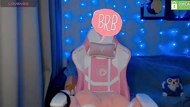 Snapshot of LeahGottty chatting on 12-14-24, 02:53 LeahGottty online show from 12-14-24, 02:53