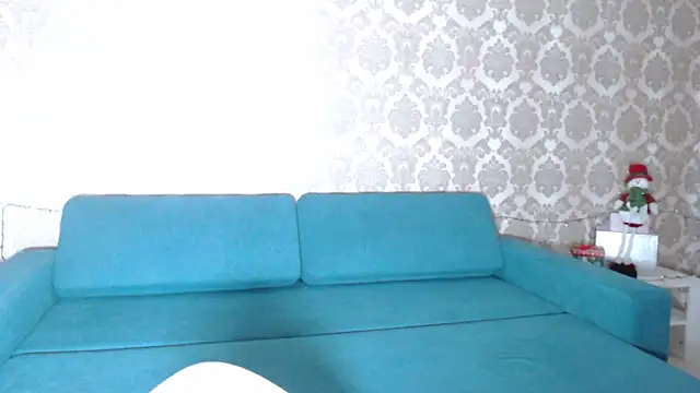 Snapshot of Louise_Lavender chatting on 12-28-24, 10:36 Louise Lavender online show from 12-28-24, 10:36