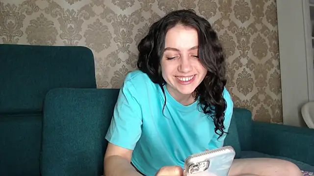 Snapshot of Louise_Lavender chatting on 02-28-25, 12:42 Louise Lavender online show from 02-28-25, 12:42