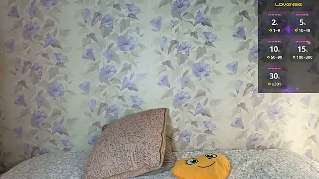 Snapshot of Louise_Lavender chatting on 08-02-26, 05:06 Louise Lavender online show from 08-02-26, 05:06