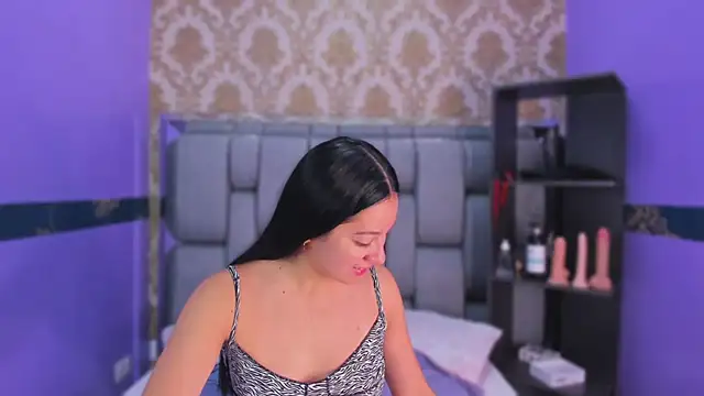 Lila Pinky online show from 10-10-25, 12:48