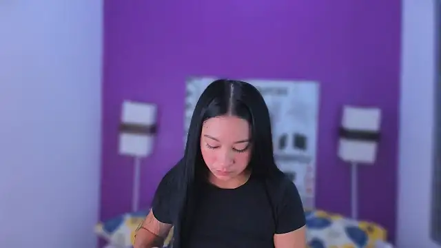 Lila Pinky online show from 11-11-25, 12:49