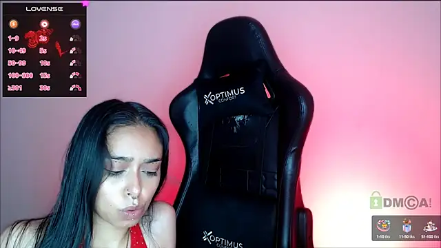 Snapshot of lilylouisee chatting on 02-16-25, 08:33 lilylouisee online show from 02-16-25, 08:33