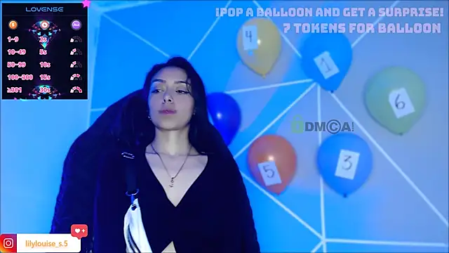 Snapshot of lilylouisee chatting on 12-17-25, 02:39 lilylouisee online show from 12-17-25, 02:39