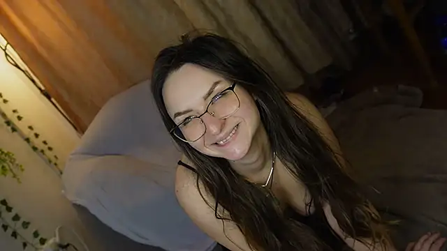 Snapshot of NaughtYHomemadE chatting on 12-22-24, 03:33 NaughtYHomemadE online show from 12-22-24, 03:33