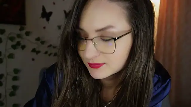 Snapshot of NaughtYHomemadE chatting on 02-06-25, 05:09 NaughtYHomemadE online show from 02-06-25, 05:09