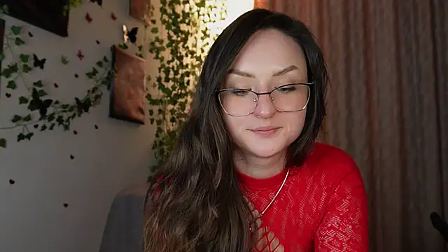 Snapshot of NaughtYHomemadE chatting on 02-21-25, 07:21 NaughtYHomemadE online show from 02-21-25, 07:21