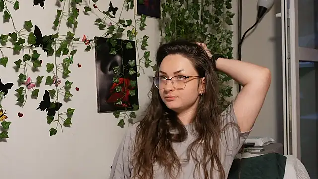 Snapshot of NaughtYHomemadE chatting on 09-12-25, 02:17 NaughtYHomemadE online show from 09-12-25, 02:17