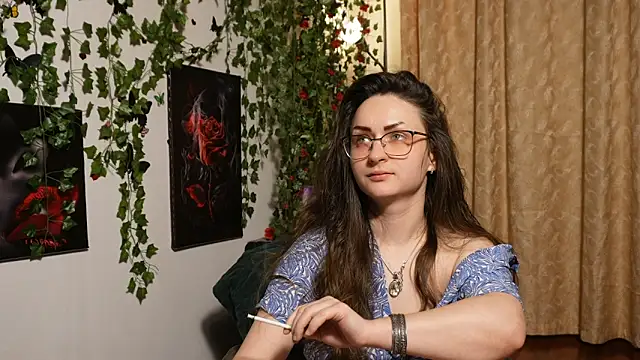 Snapshot of NaughtYHomemadE chatting on 10-25-25, 05:19 NaughtYHomemadE online show from 10-25-25, 05:19