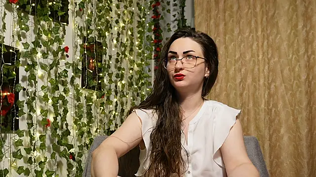 Snapshot of NaughtYHomemadE chatting on 06-19-26, 10:30 NaughtYHomemadE online show from 06-19-26, 10:30