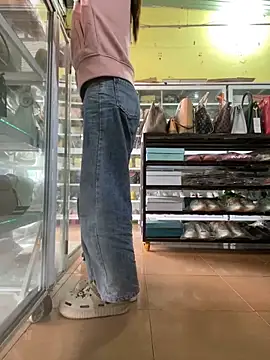 Snapshot of Rosa_998 chatting on 01-02-25, 09:33 Rosa 998 online show from 01-02-25, 09:33