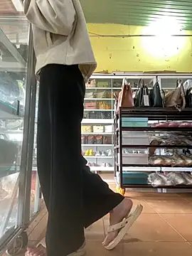 Snapshot of Rosa_998 chatting on 01-28-25, 01:18 Rosa 998 online show from 01-28-25, 01:18