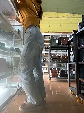 Snapshot of Rosa_998 chatting on 10-26-25, 01:00 Rosa 998 online show from 10-26-25, 01:00