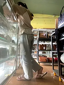 Snapshot of Rosa_998 chatting on 11-05-25, 12:54 Rosa 998 online show from 11-05-25, 12:54