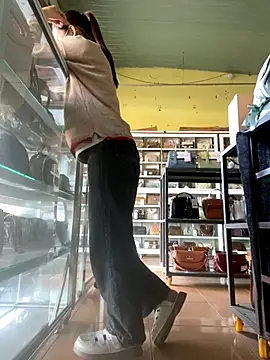 Snapshot of Rosa_998 chatting on 11-25-25, 12:43 Rosa 998 online show from 11-25-25, 12:43