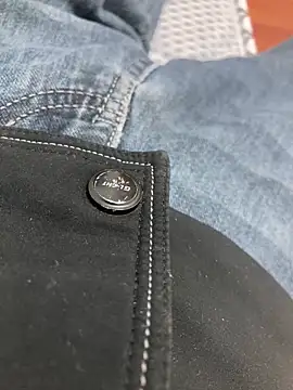 Snapshot of Beijing2000 chatting on 12-05-25, 11:52 Beijing2000 online show from 12-05-25, 11:52