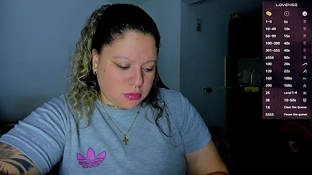 Snapshot of mariana_maze chatting on 12-29-24, 12:55 mariana maze online show from 12-29-24, 12:55